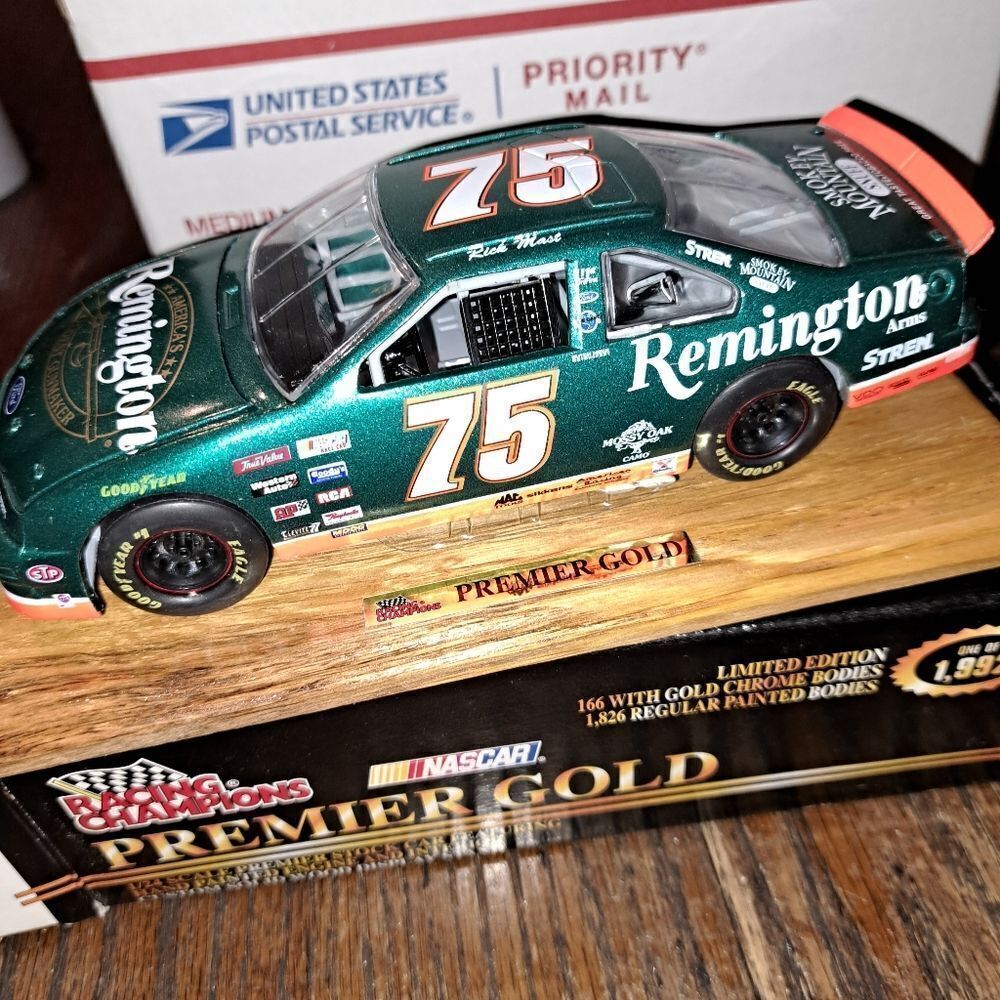 Vintage 1997 Racing Champions Nascar Premiere Gold Rick Mast Die Cast Race Car